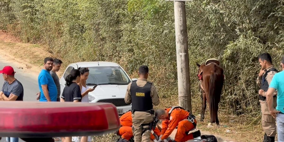 Os Bombeiros precisaram usar helicóptero para socorrer o homem atropelado em Esmeraldas (Bombeiros MG / Divulgação)