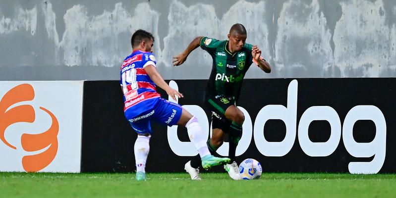 O América saiu vitorioso no último encontro das equipes (Mourão Panda / América)