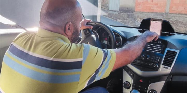 Beré Silva, que afirma ser um dos motoristas de Uber pioneiros em BH, agora trabalha como desenvolvedor de startups (Arquivo Pessoal)