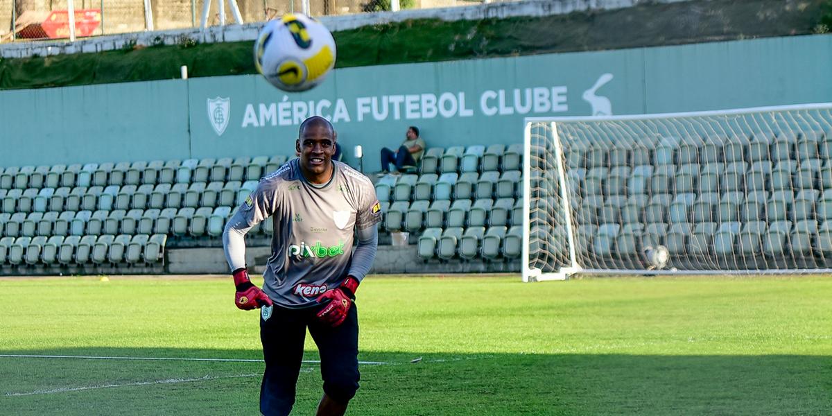 (Mourão Panda / América)