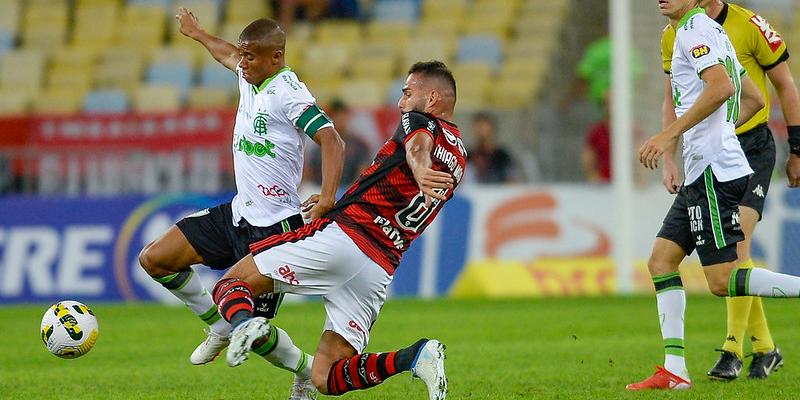 Juninho completou o jogo 300 pelo Coelho com derrota diante do Flamengo (Marcelo Cortes/Flamengo)