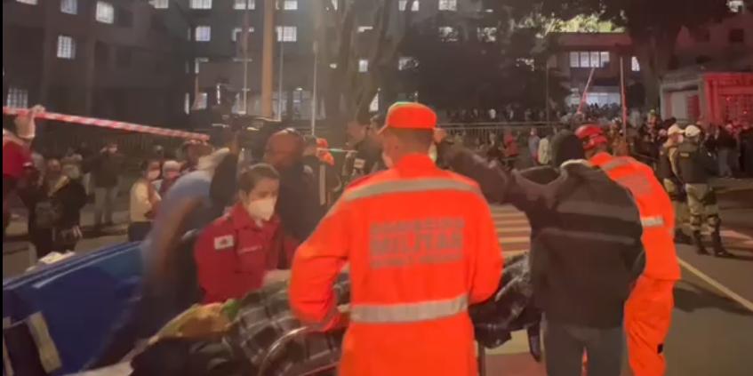 Pacientes da Santa Casa de BH foram evacuados após incêndio na noite dessa segunda (Reprodução/Redes Sociais)