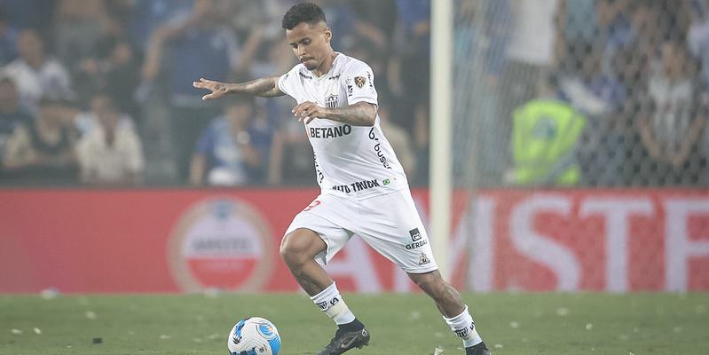 Volante foi expulso no jogo de ida das oitavas de final da Copa Libertadores (Pedro Souza / Atlético)
