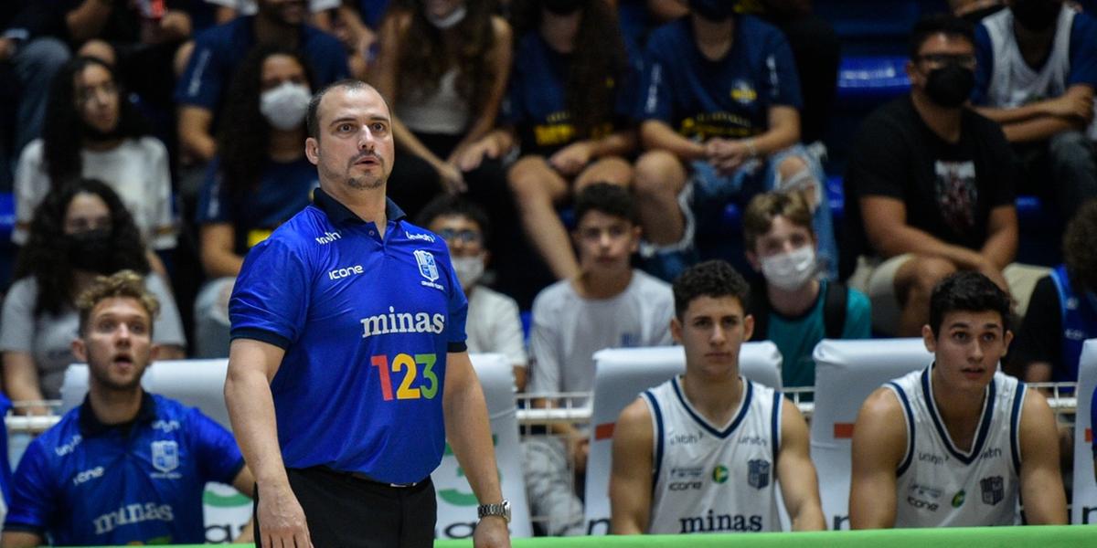 Treinador está no comando da equipe de basquete minas-tenista há três temporadas (Orlando Bento/MTC)