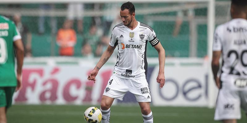 Jogador foi capitão da equipe na vitória diante do Juventude neste sábado (2) (Pedro Souza / Atlético)
