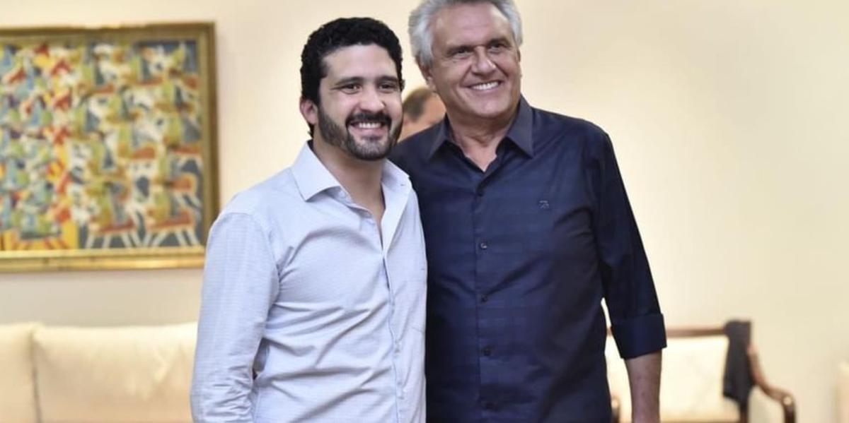 Ronaldo Ramos Caiado (esq.) com pai, governador de Goiás Ronaldo Caiado (Instagram / ronaldocaiado / Reprodução)