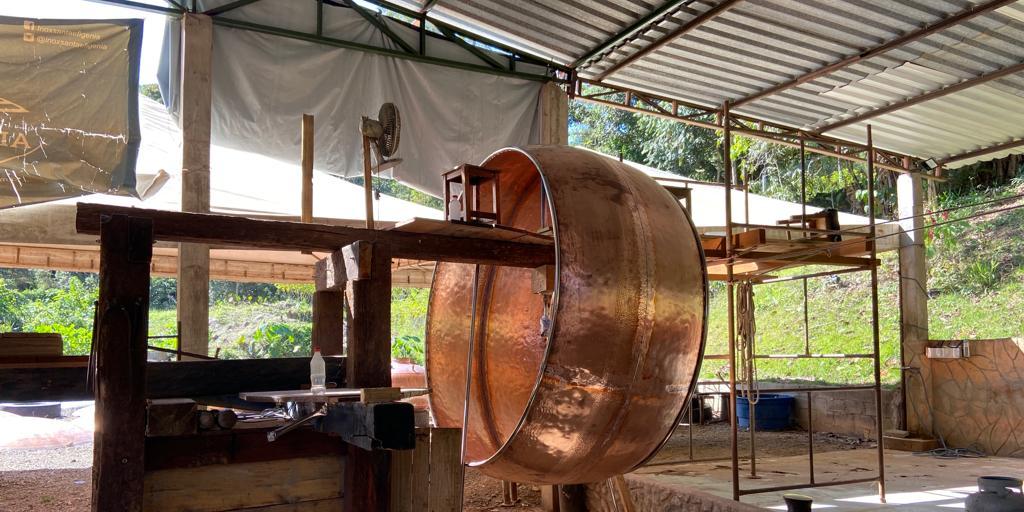 Uma das maiores fabricantes de destilarias do país fica em Itaverava e vende para China, Nova Zelândia, Europa, África e Américas (Luciane Amaral / Hoje em Dia)