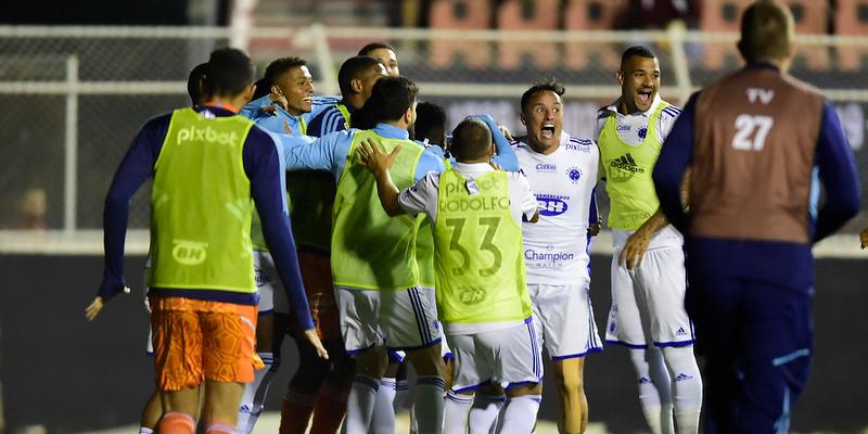 Jogadores comemoram gol que deu vitória ao Cruzeiro contra Ituano (Mauro Horita / Cruzeiro)
