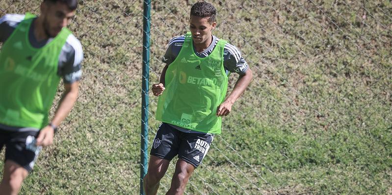 Jogador chegou no último dia 30 e já treina junto do grupo atleticano (Pedro Souza / Atlético)