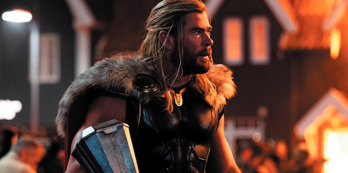 PESO DA IDADE – Diretor de “Thor – Amor e Trovão”, o neozelandês Taika Waititi define o filme como uma comédia romântica rock’n’roll sobre a crise da meia-idade (Divulgação)