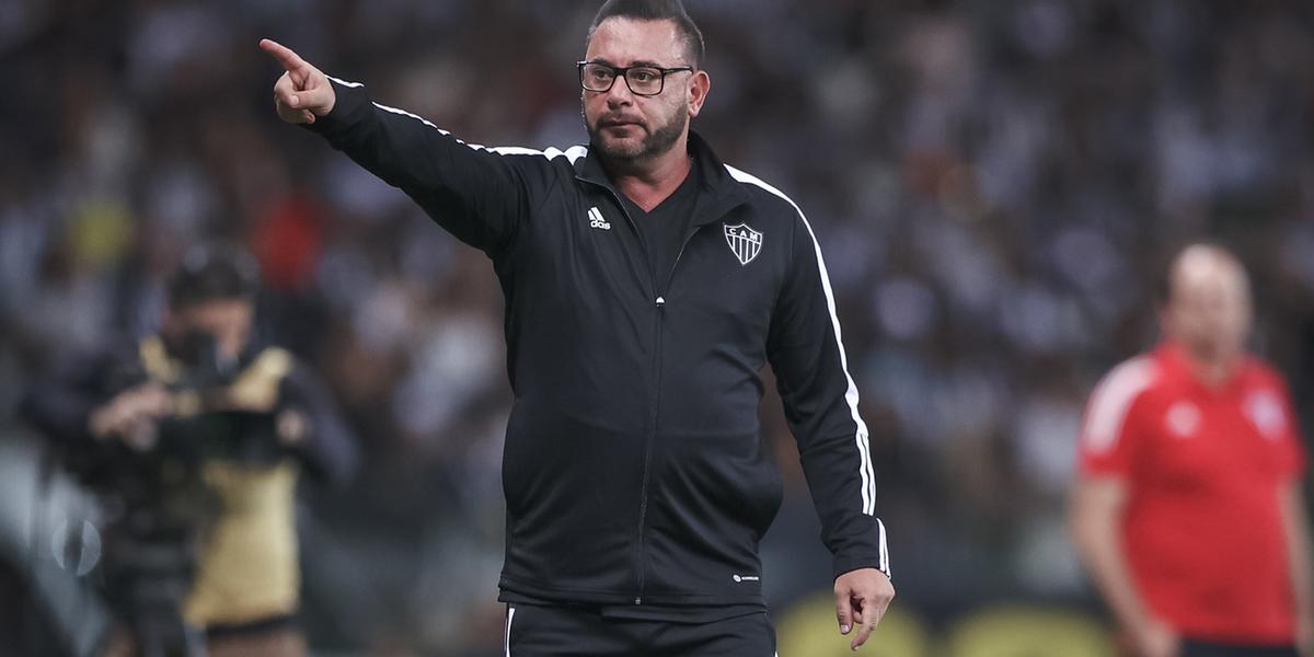 Mohamed tem sua permanência discutida no comando do Galo (Pedro Souza / Atlético)
