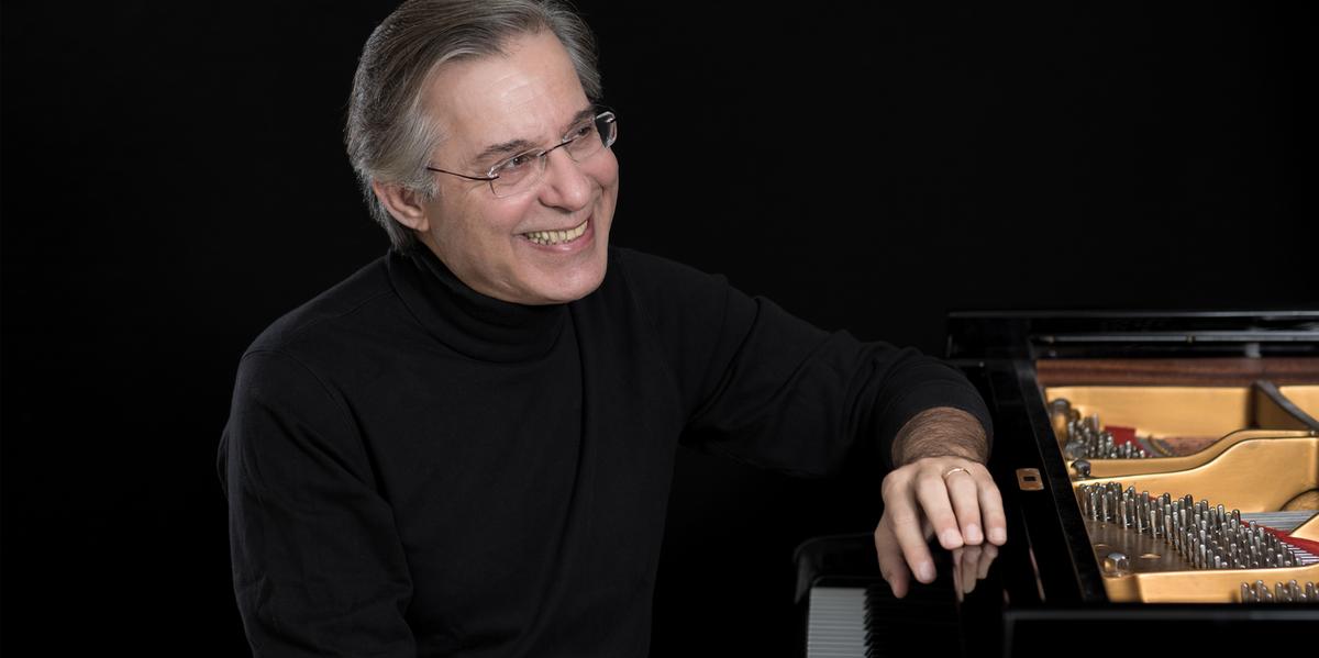 Arnaldo Cohen é um dos maiores pianistas de todos os  tempos (Yupeng Gu/Divulgação)