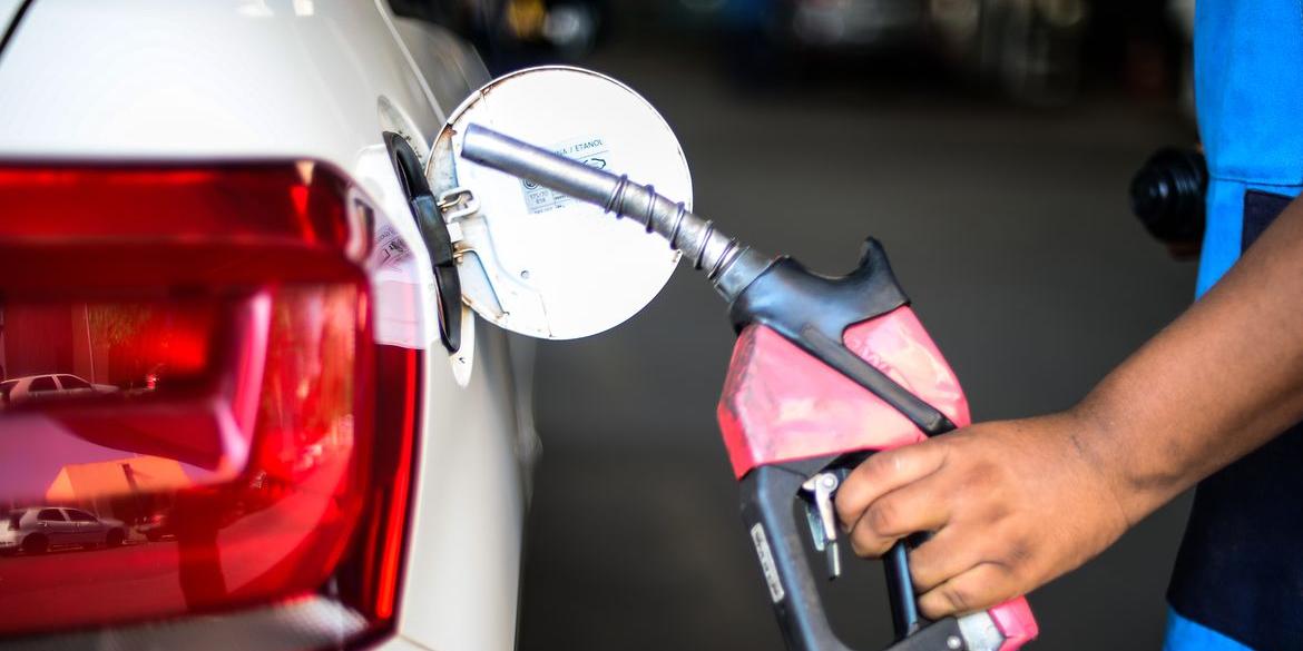 "Vamos ter a gasolina mais limpa do mundo, além do carro flex, com etanol e gasolina”, disse Alckmin (Marcello Casal jr/Agência Brasil)