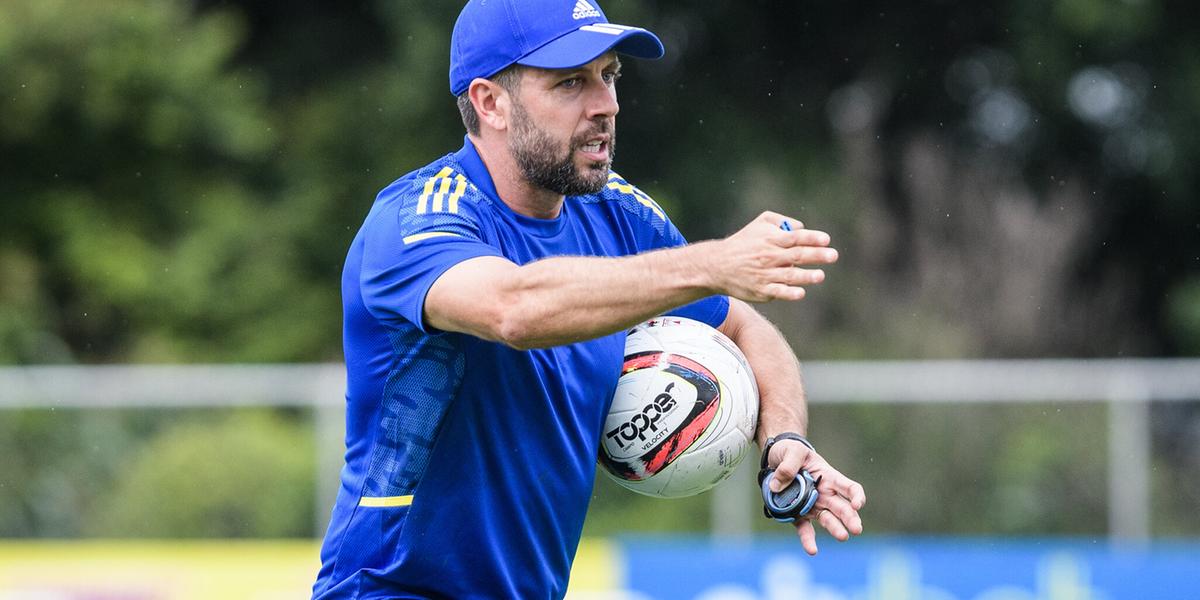 Pezzolano ressalta que o número que interessa é o que garante o acesso do Cruzeiro à Série A (Gustavo Aleixo/Cruzeiro)