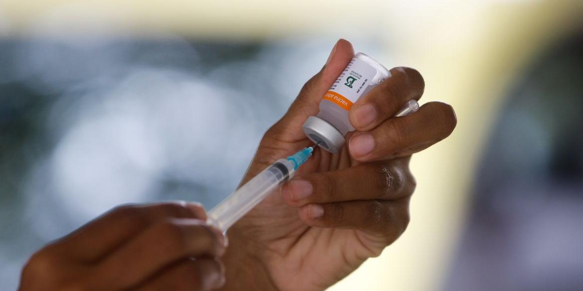 CoronaVac será usada para vacinar crianças de 3 a 4 anos (Tânia Regô / Agência Brasil)