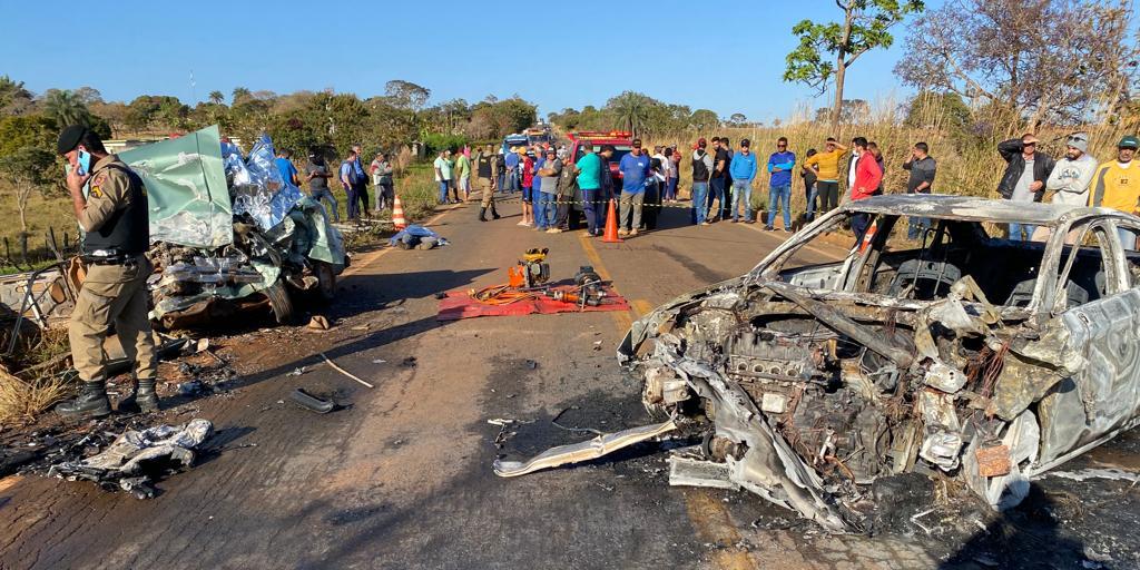 Acidente deixou quatro mortos e dois feridos (Corpo de Bombeiros (Divulgação))