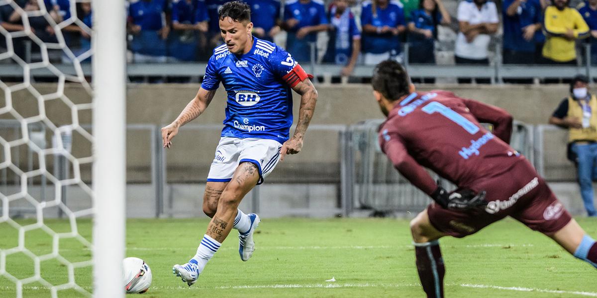 O atacante Edu terá a oportunidade de voltar a marcar justamente contra o Brusque, clube em que ele jogou (Gustavo Aleixo/Cruzeiro)