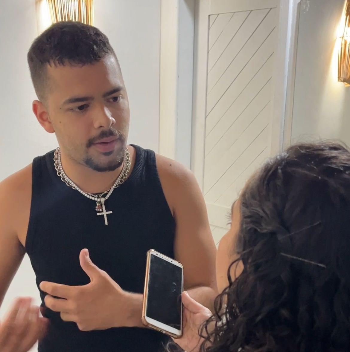 Cantor conversou com a reportagem do Hoje em Dia durante apresentação no litoral da baiano. (Raíssa Oliveira / Hoje em Dia)