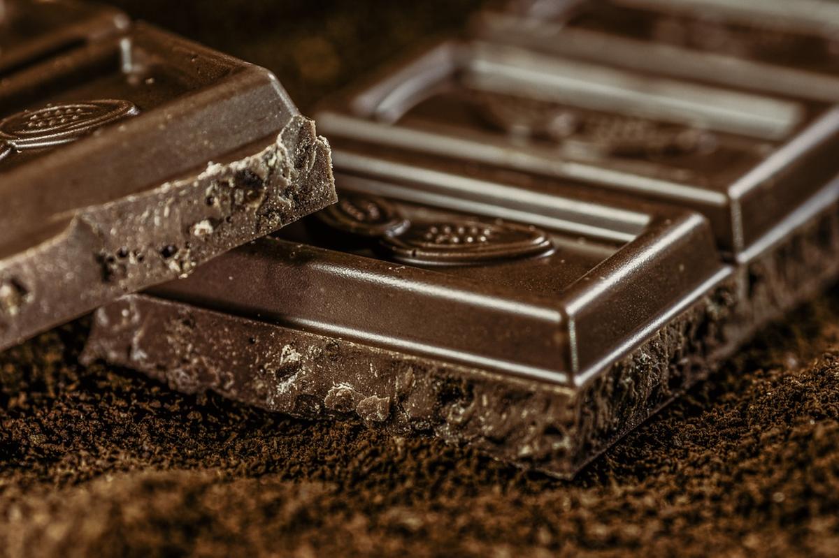 Chocolate amargo auxilia o desempenho sexual (Pixabay)