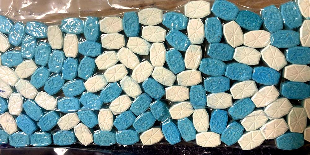 Jovem foi preso ao receber 125 comprimidos de ecstasy pelos Correios (Polícia Civil / Divulgação)