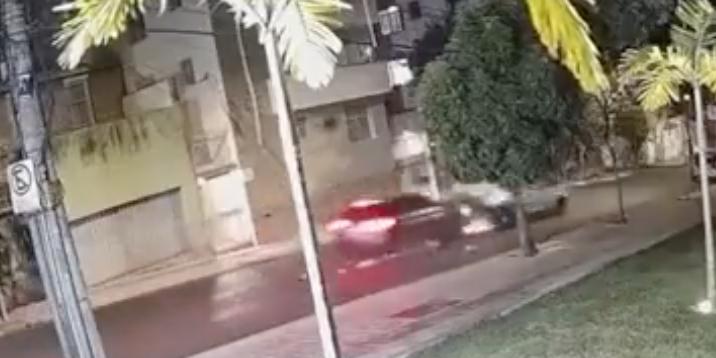 Motorista de Audi com sinais de embriaguez bate em carros na região Centro-Sul de BH (Reprodução / Redes sociais)
