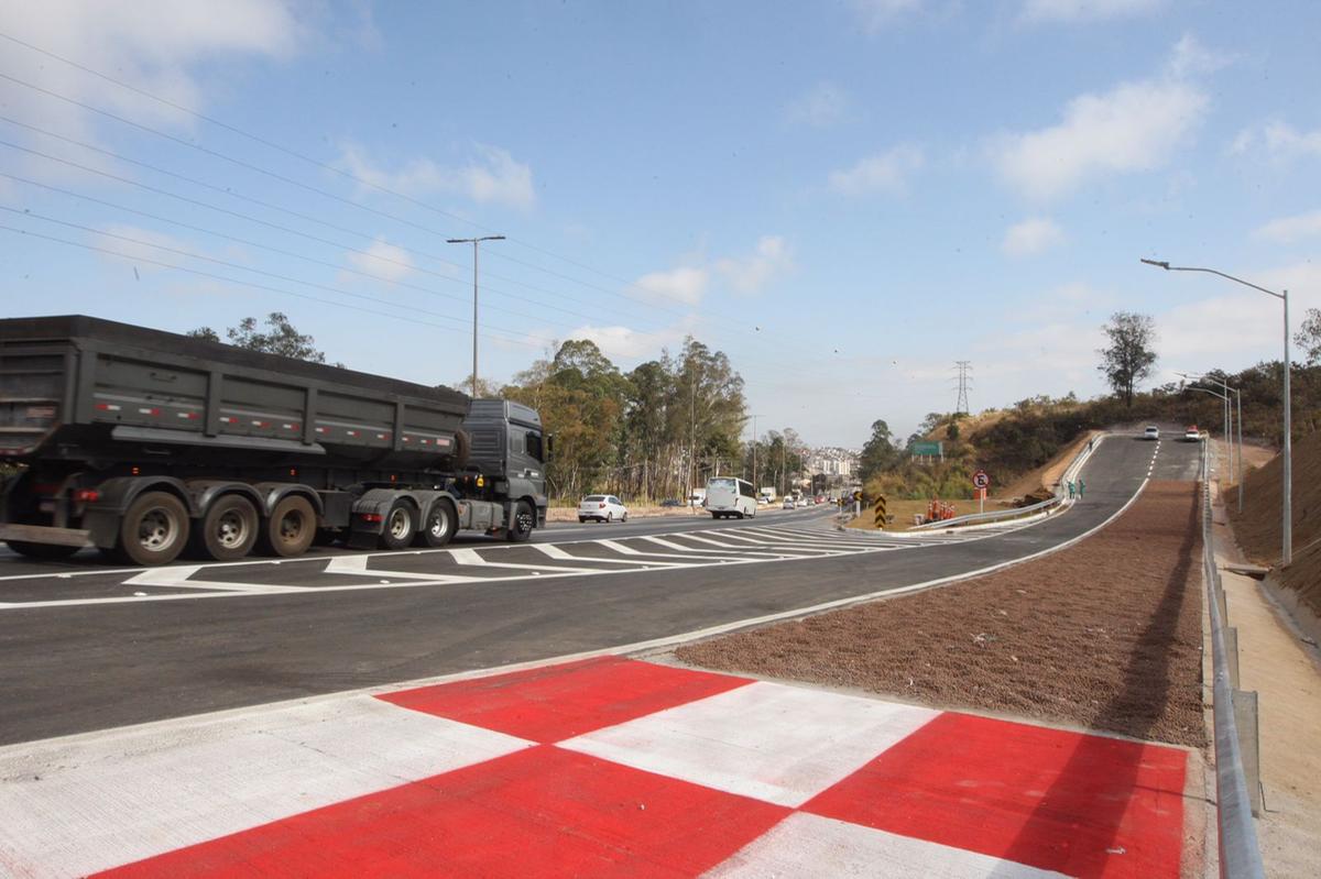 Área de escape conta com caixa de concreto, com 100 m de comprimento, e camadas de argila expansiva (Lucas Prates / Hoje em Dia)