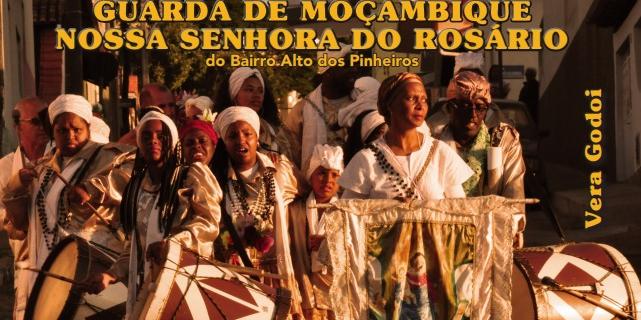 As belas fotos retratam os 14 ritos, como “Eu vou no rosário eu vou”, “Congá” e “Mesa sagrada” (Reprodução)