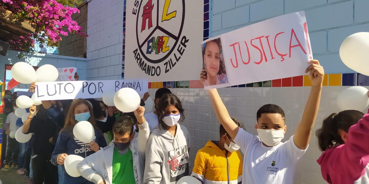 Crianças pedem justiça na escola onde Bárbara estudava (Lucas Prates (Hoje em Dia))