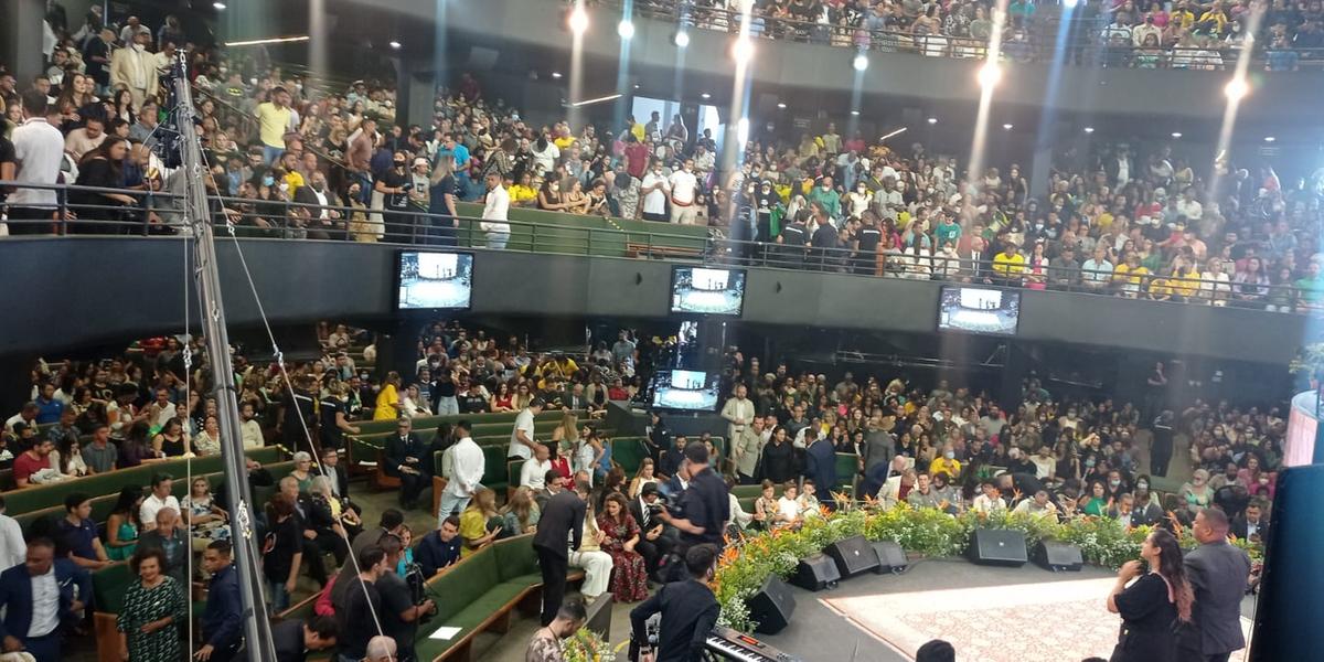 Ao vivo: Bolsonaro participa de encontro com evangélicos 
