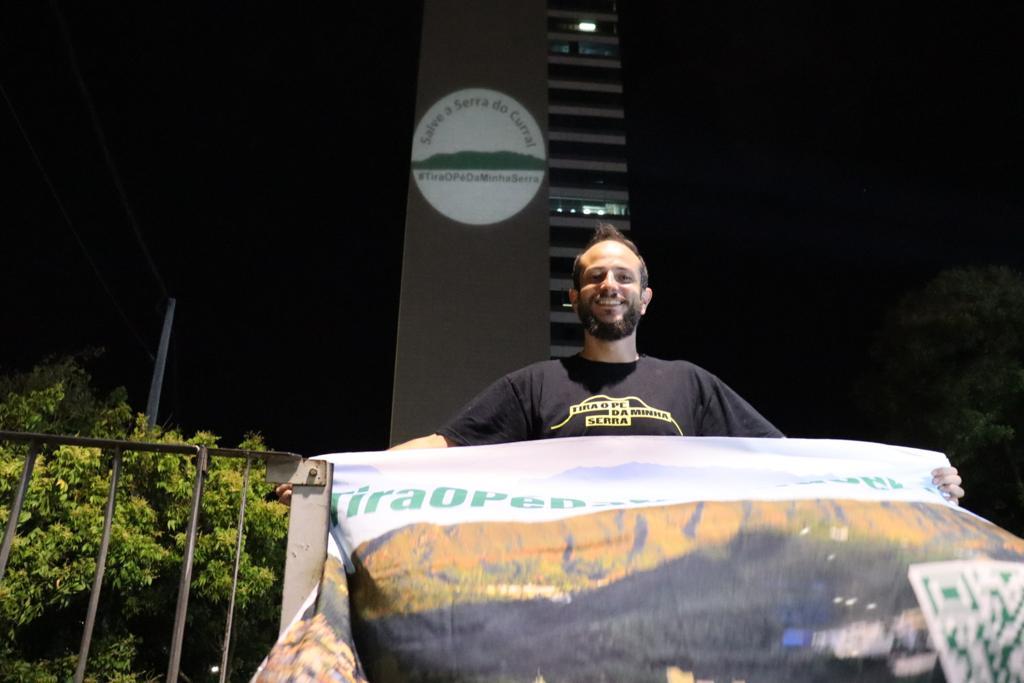 Integrantes do Movimento Tira o Pé da Minha Serra querem chamar a atenção para a defesa da Serra do Curral (Felipe Gomes / Tira o Pé da Minha Serra / Divulgação)