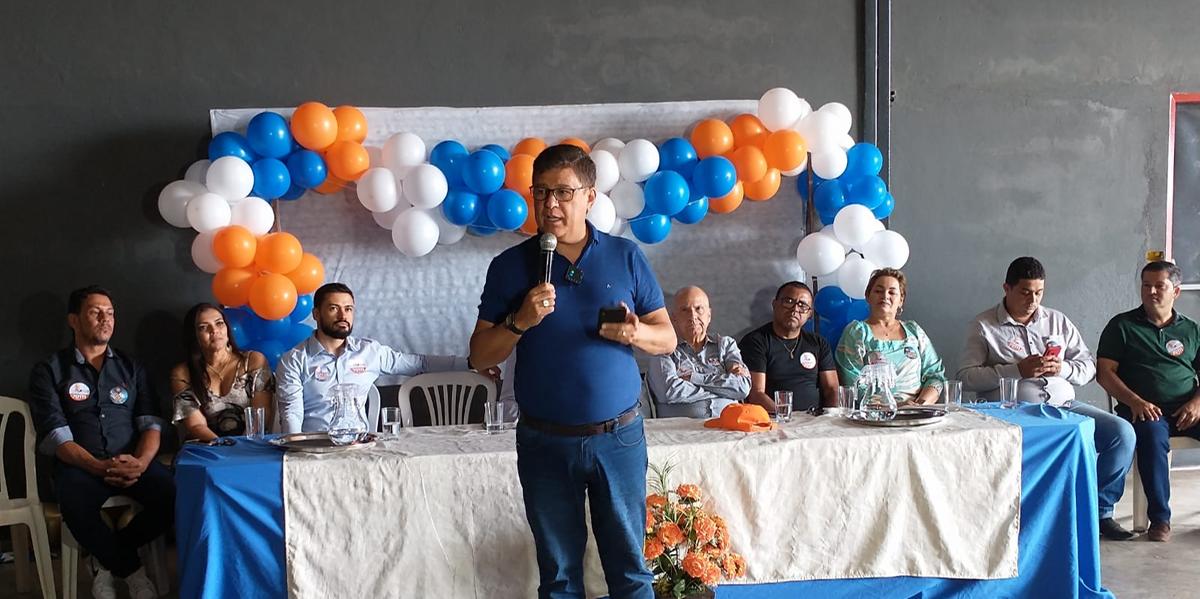 Carlos Viana visitou o município de São Francisco neste sábado (27) (Cláudio Yoshinaga/divulgação)