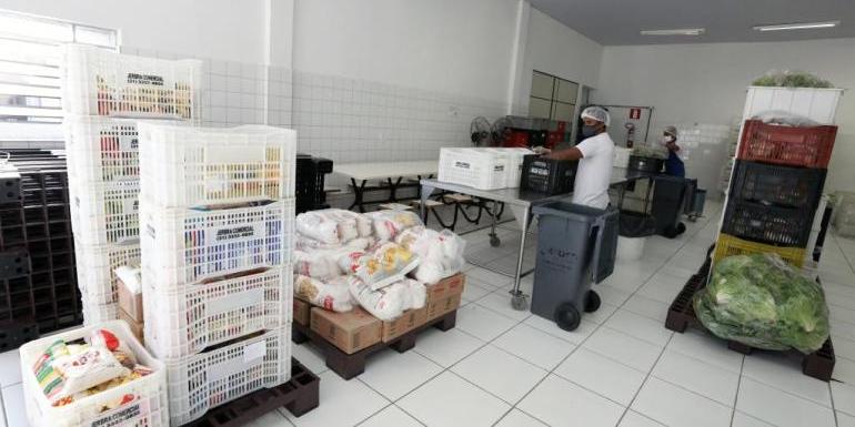Banco de Alimentos da Prefeitura recebe doações de eventos e festivais (Adão de Souza / PBH / Divulgação)