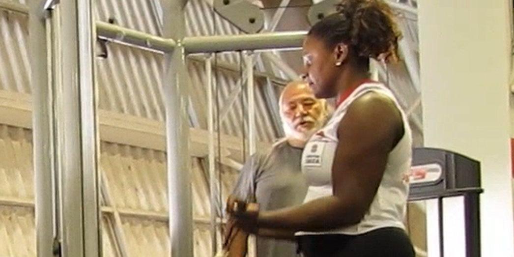 Izabela Campos e seu treinador Ivam Bertelli (UFMG/Divulgação)