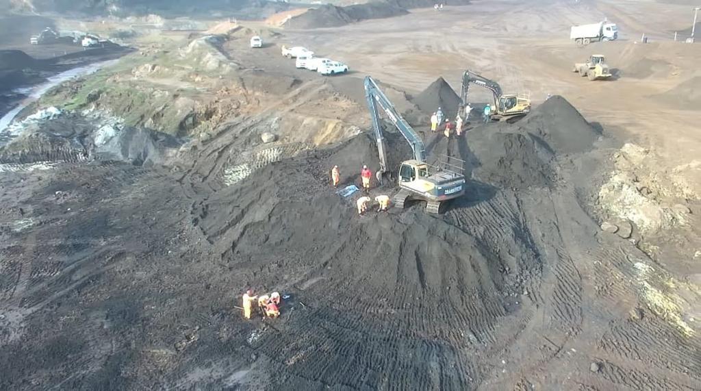 Em toda área, são aproximadamente 110 equipamentos e maquinários, junto às cinco Estações de Buscas na Operação (Corpo de Bombeiros / Divulgação)