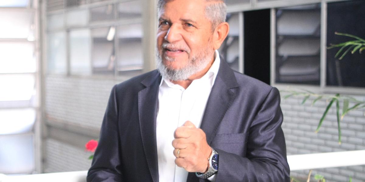 (Maurício Vieira)