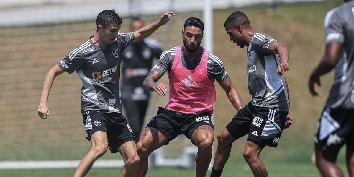 Keno e Nacho são dois dos pendurados (Pedro Souza / Atlético)