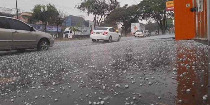 Diversas cidades de Minas estão em alerta para queda de granizo (Divulgação / Inmet)