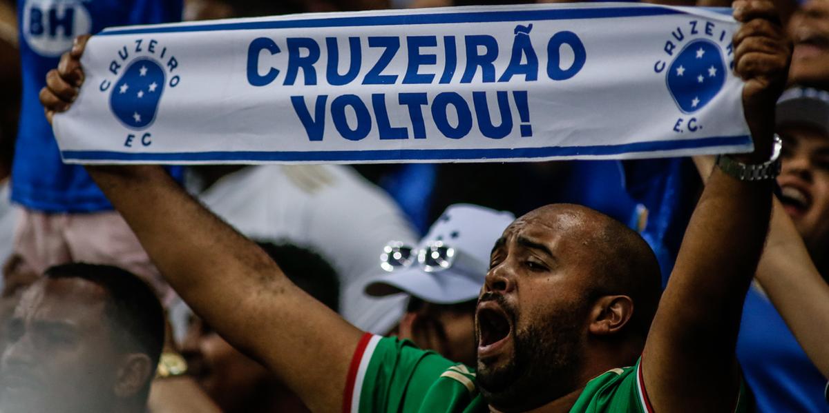 Torcida do Cruzeiro tem comemorado o acesso já nas últimas partidas do time (THOMÁS SANTOS/STAFF IMAGES)