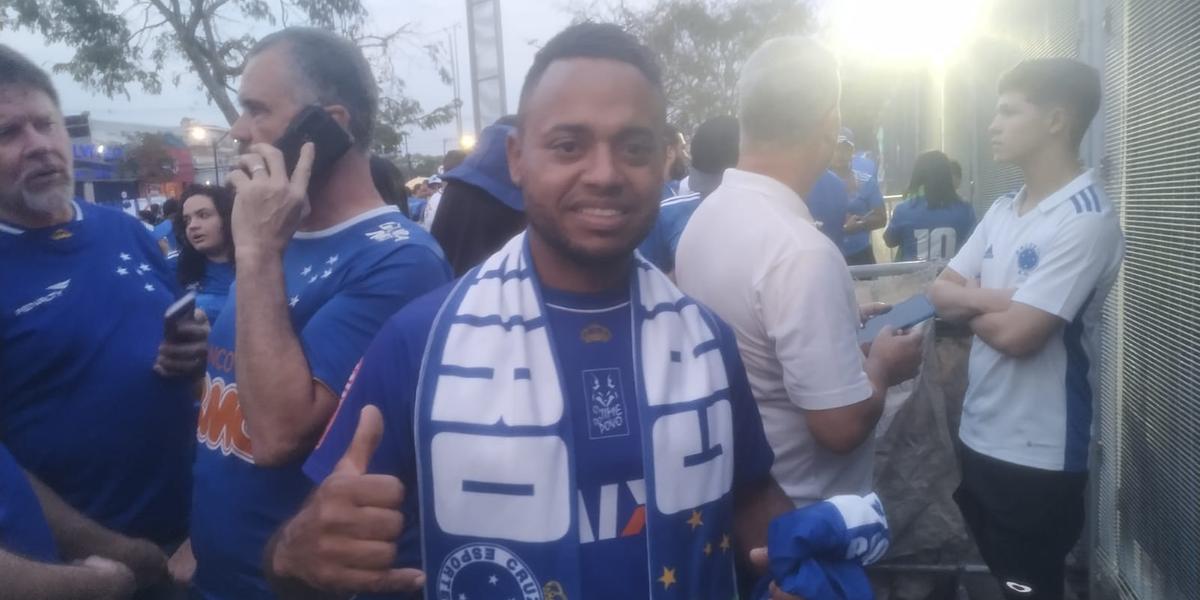 O cruzeirense Wellington Pereira saiu do litoral paulista para ver o jogo (Fernando Michel/Hoje em Dia)