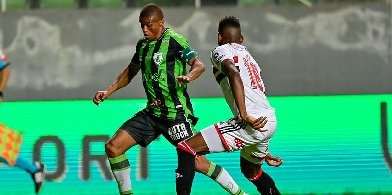No último embate entre América e São Paulo, pelo Brasileiro, o placar ficou em 1 a 0 para o time paulista. (Foto: Mourão Panda / América)