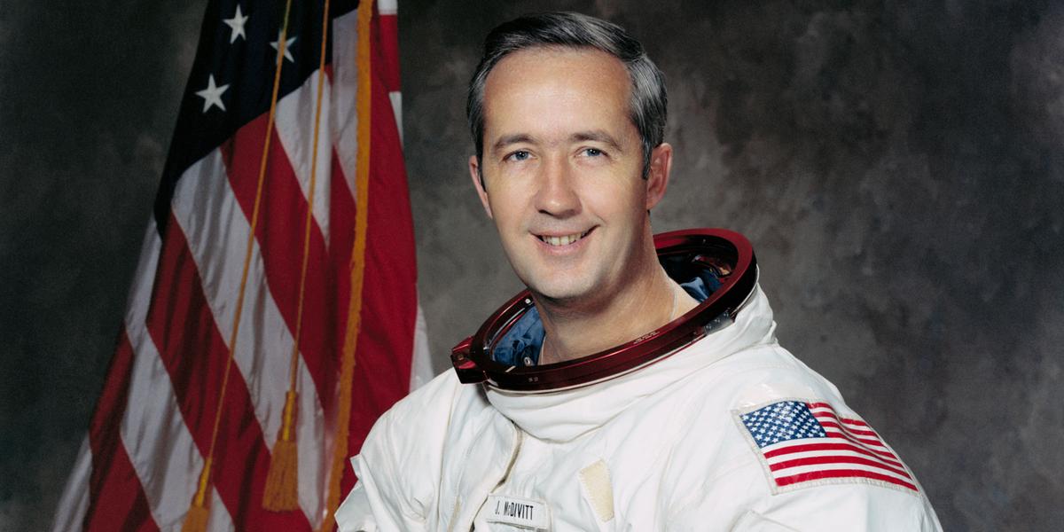 Jim McDivitt ajudou a testar o foguete que levou a missão Apollo 9 à Lua em 1969 (Nasa / Domínio Público)