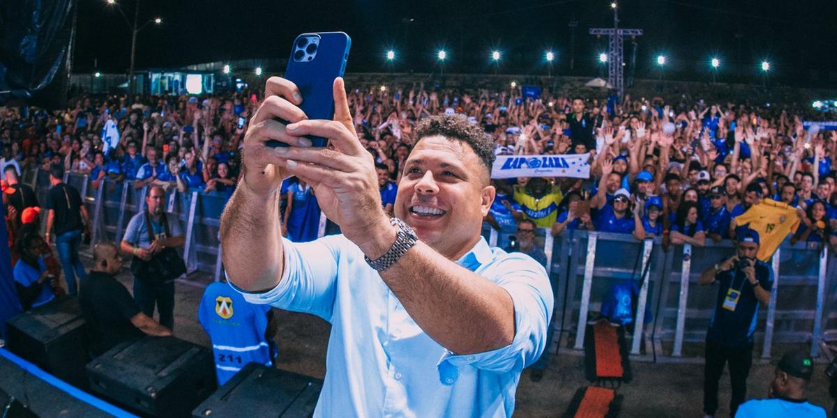 Ronaldo esteve presente na última 'Caravana do Cruzeiro', em Conselheiro Lafaiete (Matheus Valois/Cruzeiro)