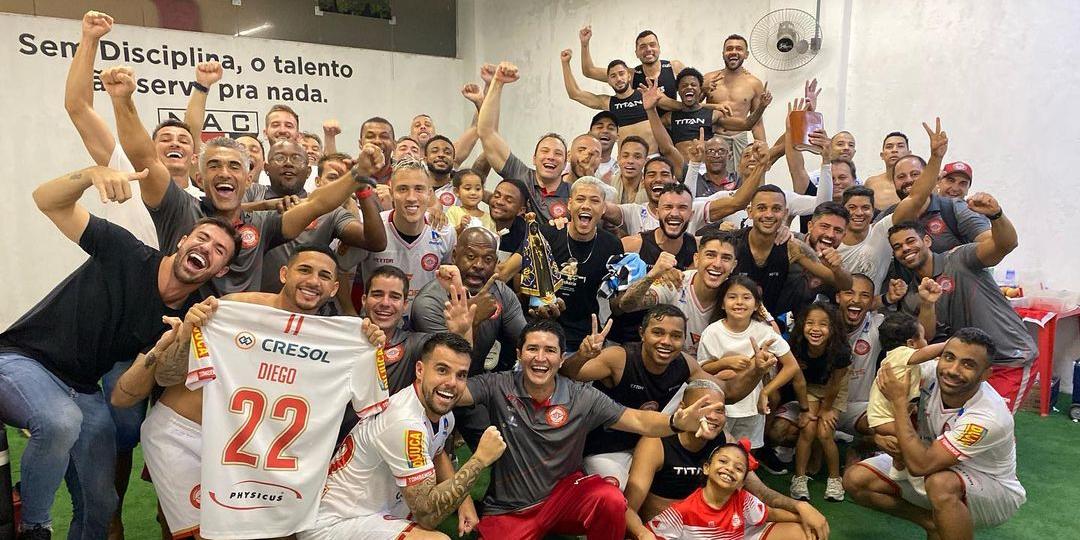 Jogadores do Tombense celebraram permanência na Série B (Divulgação/Tombense)