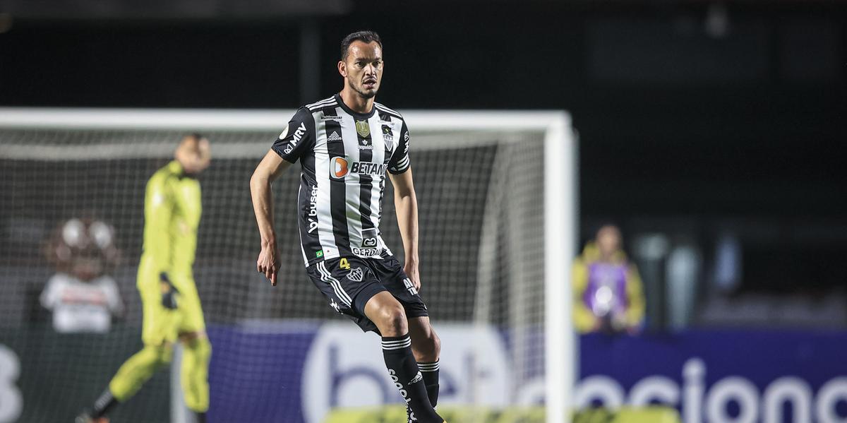 Réver entrou no intervalo do último jogo e agora começa como titular (Pedro Souza/Atlético)