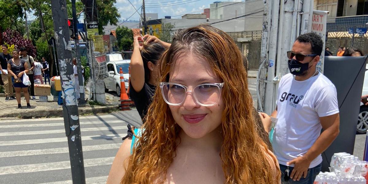 Tatuadora Aléxia Gonçalves, de 24 anos, que vai prestar o exame para sistemas de informação pela segunda vez. (Pedro Faria / Hoje em Dia)