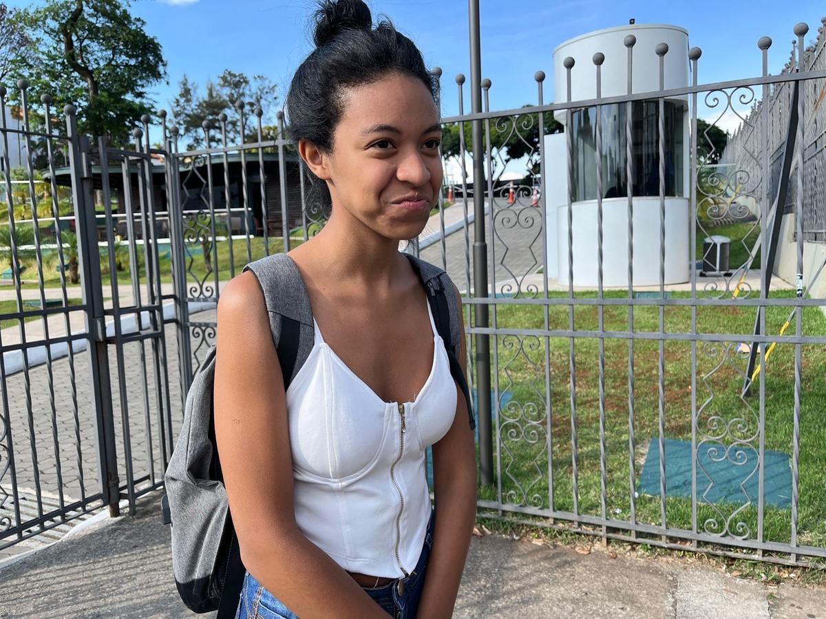 Gabriela Brasil achou a Redação deste ano mais cansativa e difícil (Raissa Oliveira / Hoje em Dia)