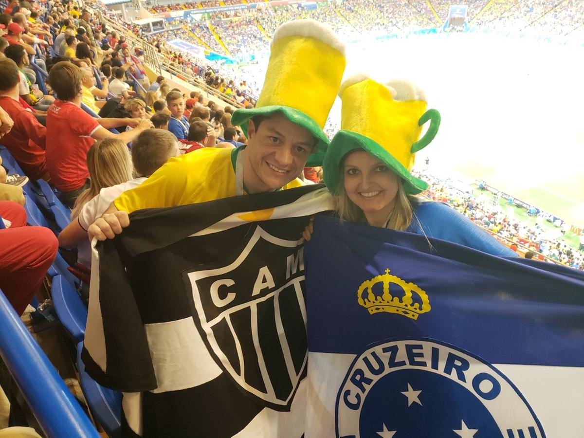 Heráclio, torcedor do Galo, e a mulher, Daniela, do Cruzeiro, também vão torcer pelo Brasil no Catar ()