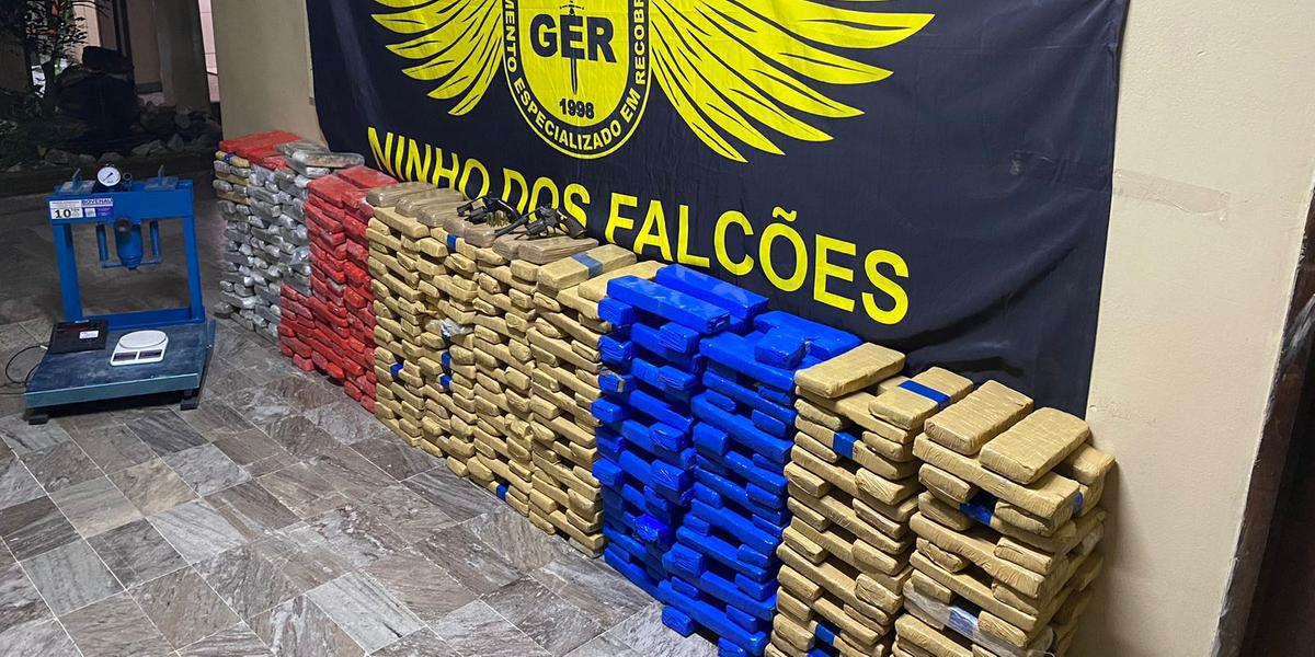 500 barras de maconha são apreendidas pela Polícia Militar em Betim, na RMBH (PMMG / Divulgação)