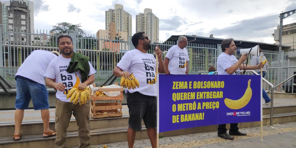 "Bananaço": metroviários conversam com população sobre privatização do metrô (Sindimetro/Divulgação)