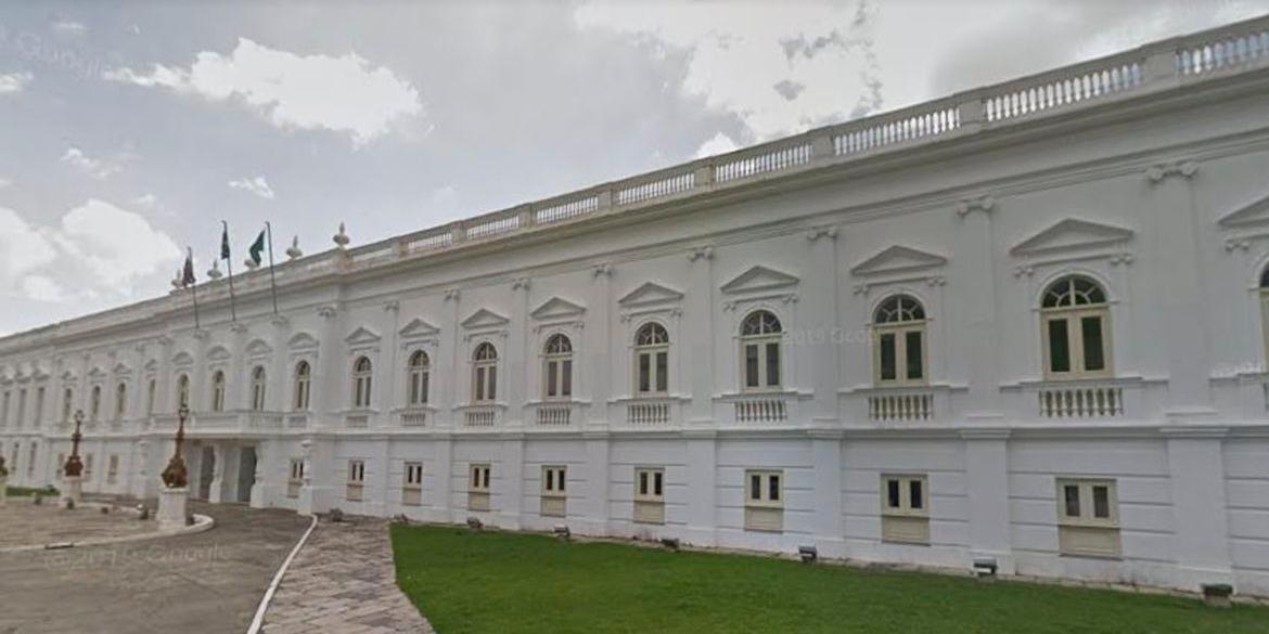 Título foi concedido em 1997, em Nápoles, na Itália (Google Maps)
